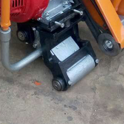 鋼軌鋸軌機細節(jié)1