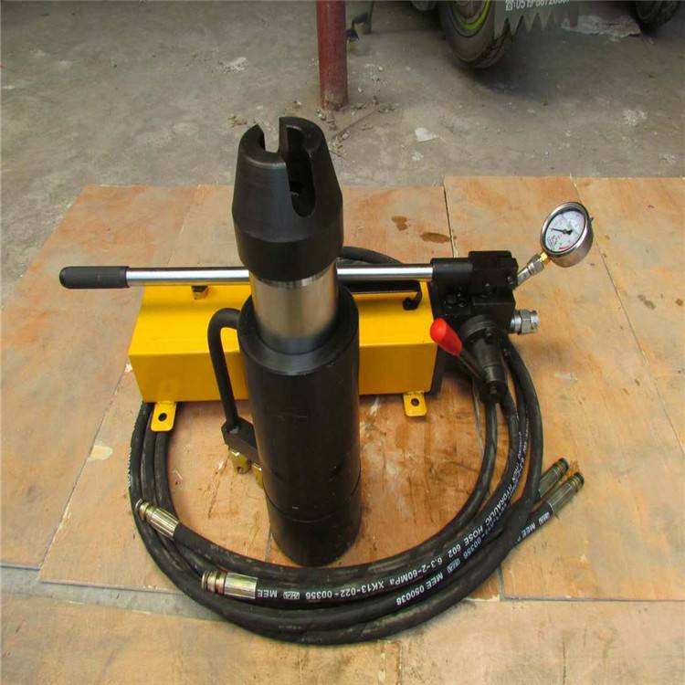 MS型錨索張拉機(jī)具實物圖2